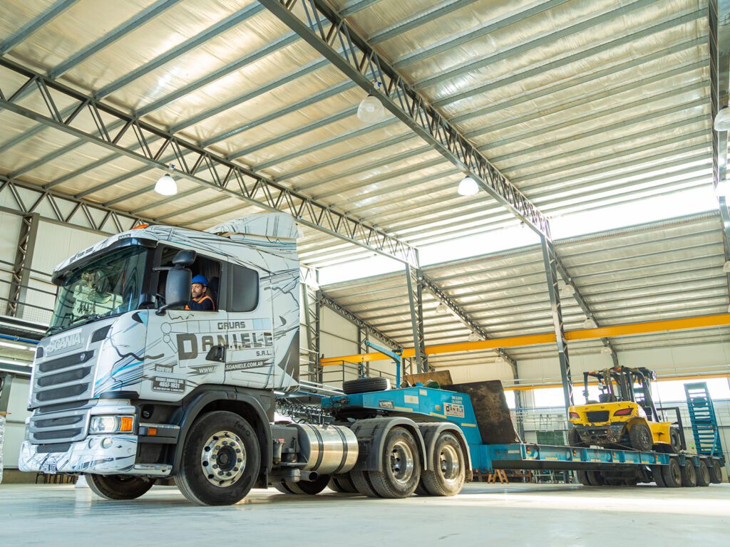 alquiler-equipos-de-transporte-Carreton-Salto-4-Ejes-40-toneladas-000