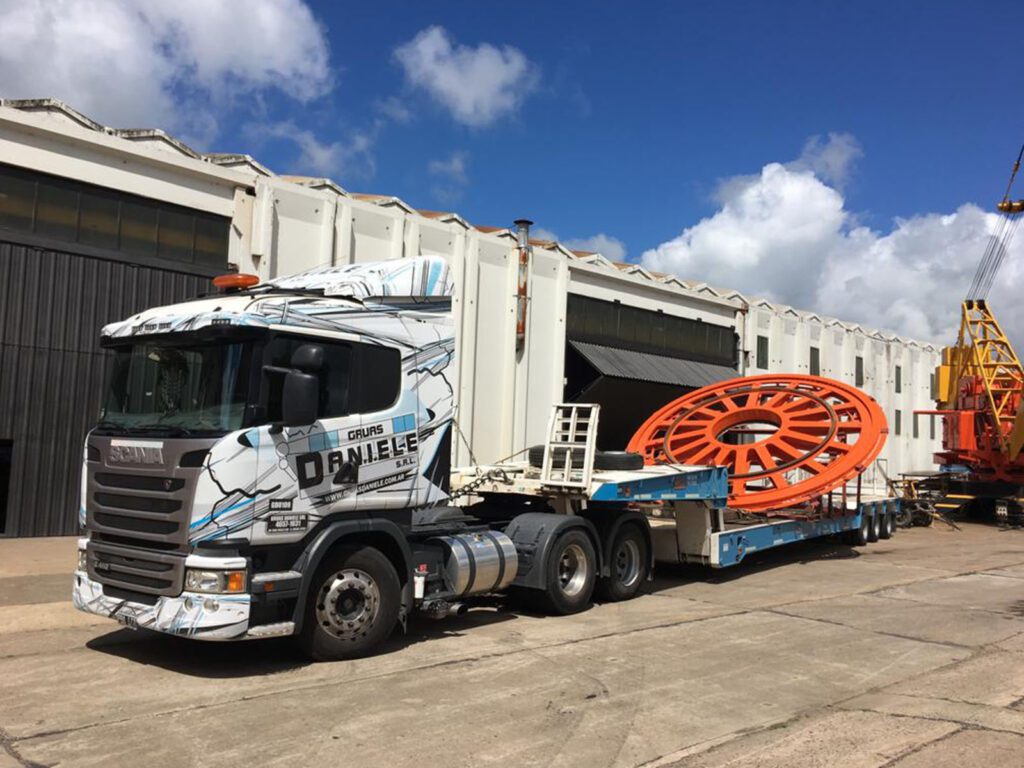 alquiler-equipos-de-transporte-carreton-dolly-marcellin-3-Ejes-56-Toneladas-001