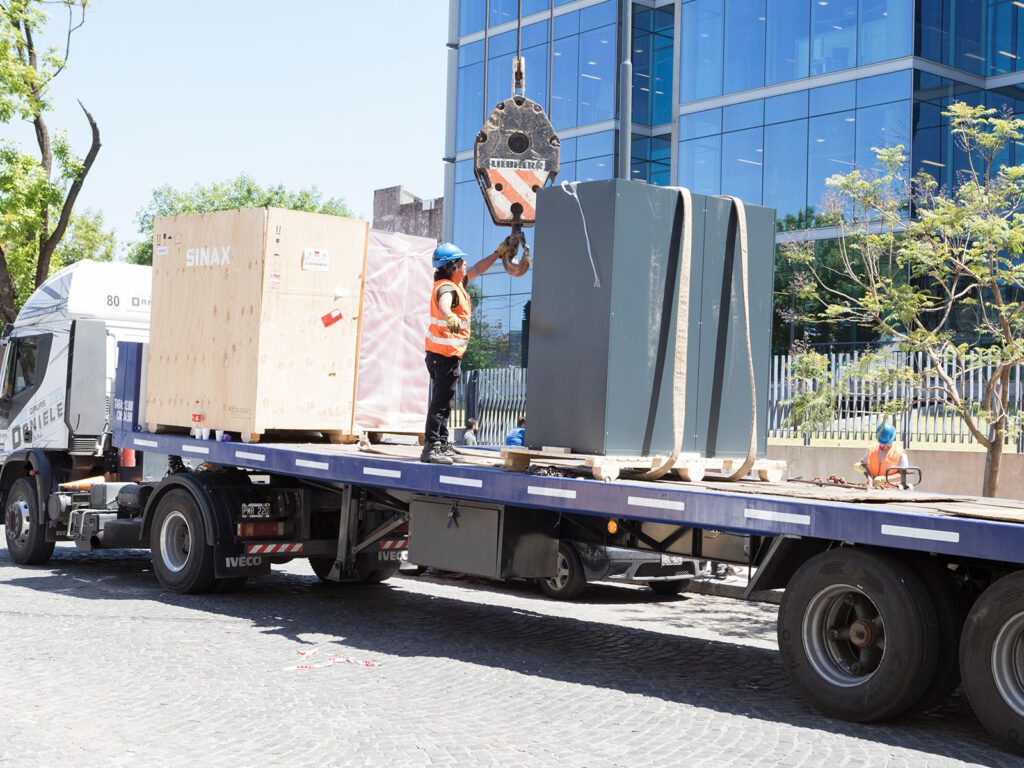 alquiler-equipos-de-transporte-semirremolque-gomatro-2-ejes-24-toneladas-000
